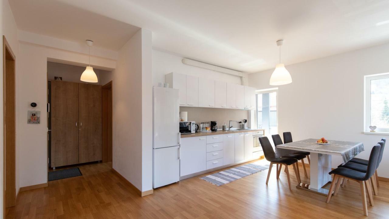 Central Comfort Suites Brasov Ngoại thất bức ảnh