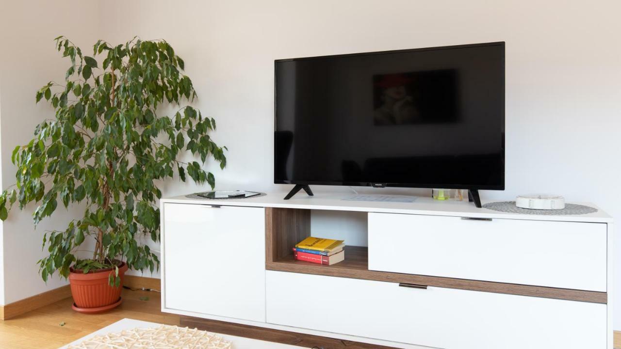 Central Comfort Suites Brasov Ngoại thất bức ảnh