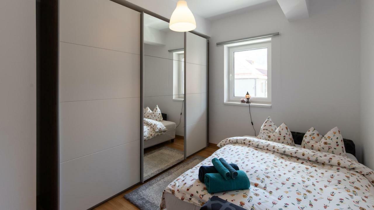 Central Comfort Suites Brasov Ngoại thất bức ảnh