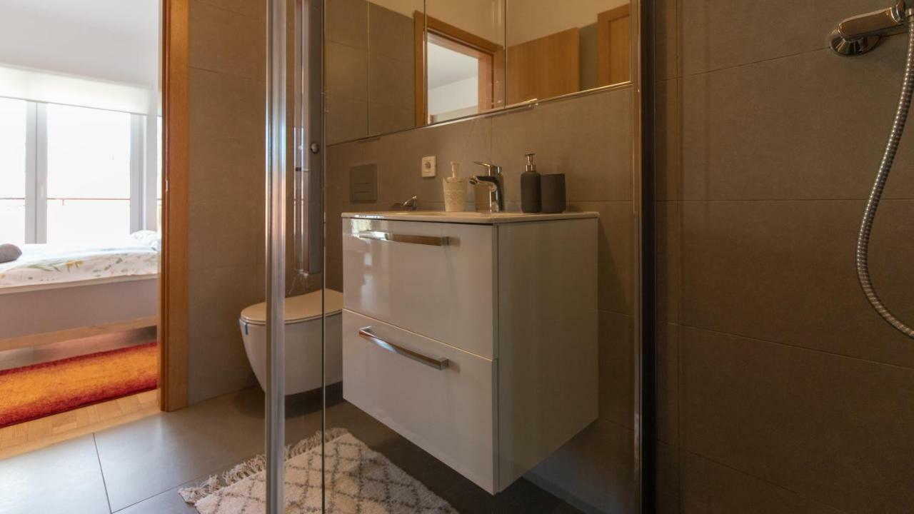 Central Comfort Suites Brasov Ngoại thất bức ảnh