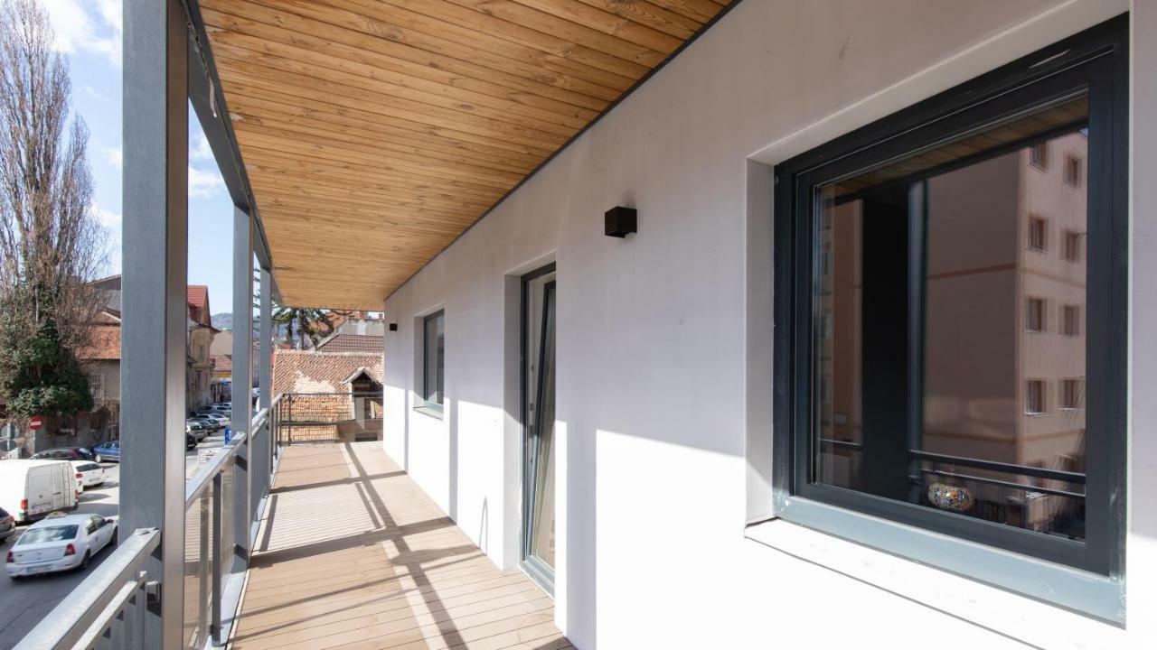Central Comfort Suites Brasov Ngoại thất bức ảnh