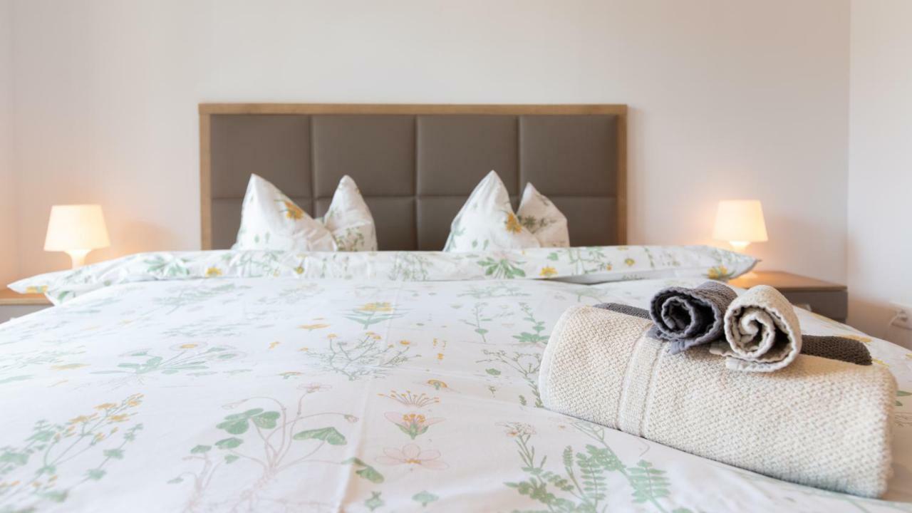 Central Comfort Suites Brasov Ngoại thất bức ảnh